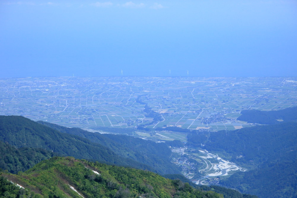 mt_qt's tweet photo. 6/13　越中駒ヶ岳・僧ヶ岳／東又谷登山口より [山行記録] - ヤマレコ https://t.co/z0fCr5CZYZ

立山連峰北端に連なる峰々を繋ぐ、半ば縦走のような歩き応えある行程。毛勝山、劔岳など山々の雄姿は言うに及ばず、手付かずの黒部の山や谷の景色を心ゆくまで満喫できた山旅でした。

#ヤマノススメ https://t.co/1ijoZ4HECy
