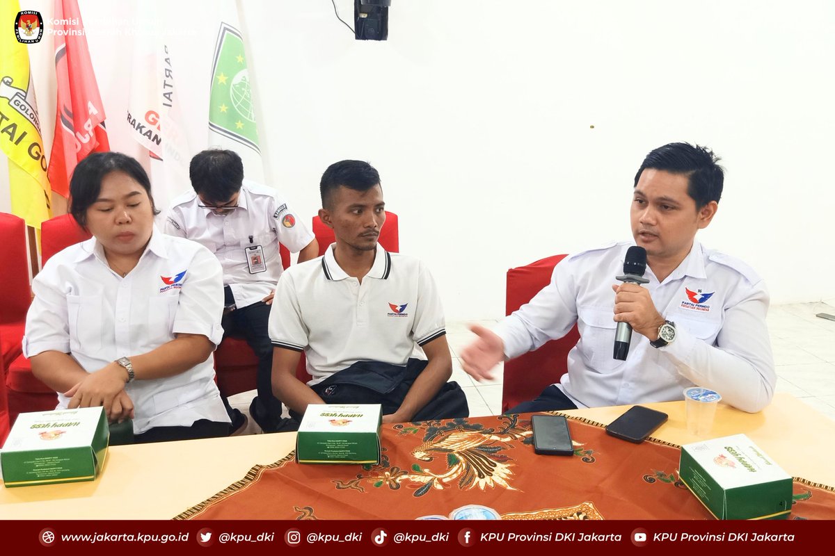kpu_dkj's tweet photo. Ketua Divisi Teknis Penyelenggaraan Pemilu KPU Provinsi Daerah Khusus Jakarta, Dody Wijaya, menghadiri Rapat Koordinasi Pemutakhiran Data Partai Politik yang diselenggarakan di Kantor KPU Kota Jakarta Timur, pada Rabu (17/6). https://t.co/tA1ATckveP