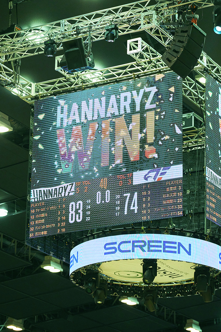 BEAMS_JP's tweet photo. コラボユニフォームで挑んだ
一夜限りのスペシャルゲーム⛹️‍♂️🏀

2026年4月、京都ハンナリーズは同じ西地区で戦うファイティングイーグルス名古屋とのホームゲームで、〈BEAMS SPORTS〉とのコラボユニフォームを着て試合に臨みました。

あいにくの雨だった京都の街。それでもアリーナにはたくさんのブースターが集まり、試合前から熱気は十分。

その一戦の模様をレポートします！💨

続きを読む
🔗 https://t.co/hhg1tPlRXU

@kyotohannaryz