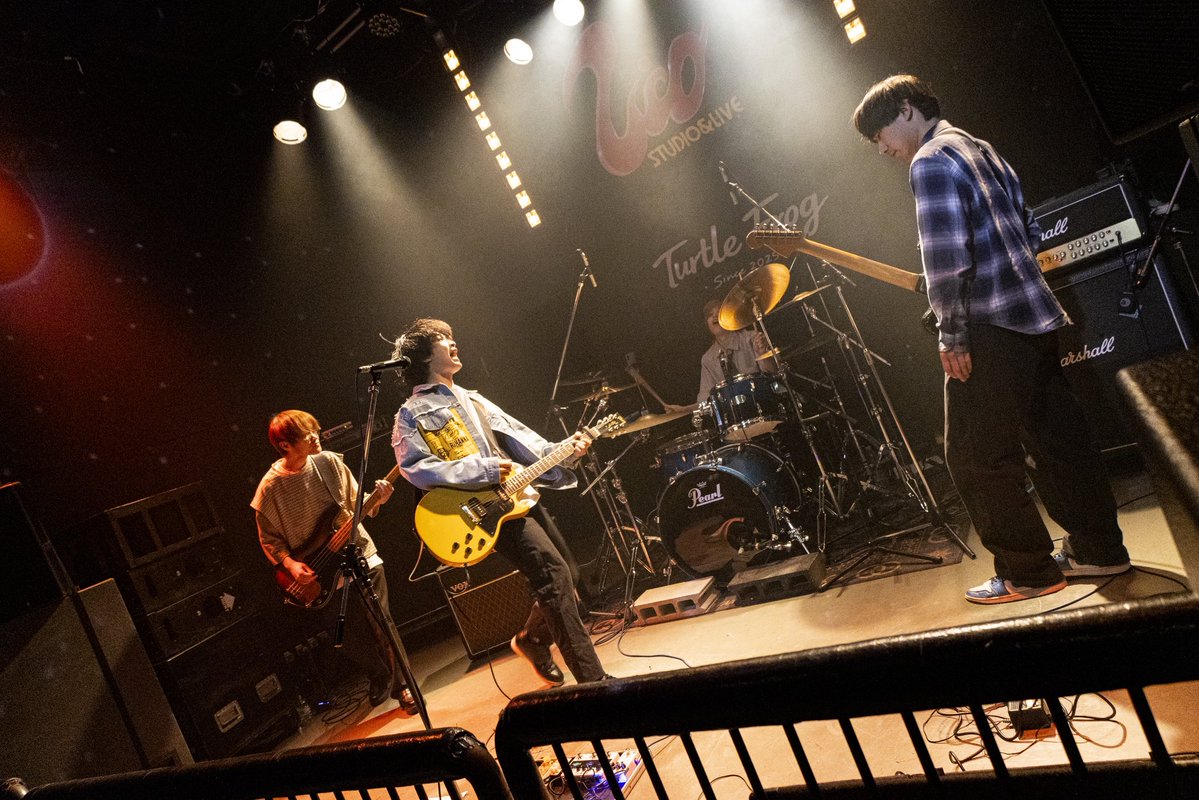 ISM__official's tweet photo. ♾LIVE PHOTO♾

5/30に行われた アオハル音学室×Turtle Frog pre.「青春の在歌」での写真を公開📷

PHOTO by @cotoha510 https://t.co/hpvOXsVNsi