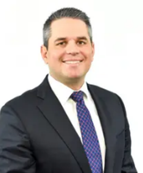 ChrisRaleySF's tweet photo. Meet Our Agent, Chris Raley! 
Outside of the office you will find Chris on a sports field coaching his 3 kids or hiking trails. As your local State Farm Agent, Chris is passionate about helping others understand their risks and protect their financial future. #ChrisRaleyStateFarm https://t.co/NYsoeShBeT