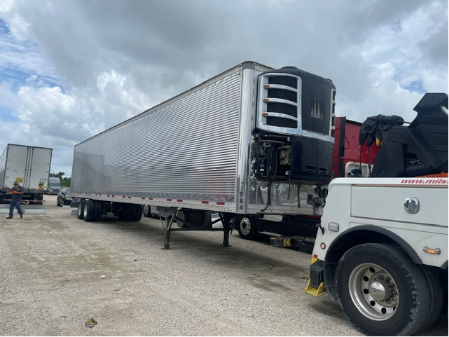 TXMVCPA's tweet photo. BIG RIG BUST

HACTF investigators, working with partner agencies, recovered 3 stolen tractors, 2 stripped tractor frames, a stolen trailer loaded with merchandise, a stolen diesel engine, a stolen flatbed trailer, and a VIN-swapped 2022 Ram https://t.co/M1fDC4poJk