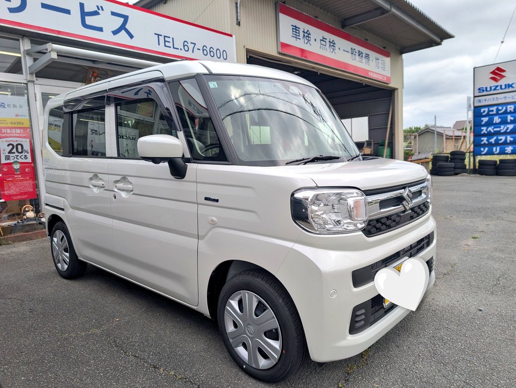 chihara_cs's tweet photo. 🎉ご納車 おめでとうございます🎉

❝スズキ スペーシア❞ を
　ご納車させていただきました

普通車からのお乗り換えで

『小回りがきくし、狭いところでも後ろがスライドドアでフルオープンできて乗り降りしやすい！😃🎶
軽なのに狭さを感じない広い空間がすごくいい！😊🎶………次へ👇️ https://t.co/n3DQh9gcZi