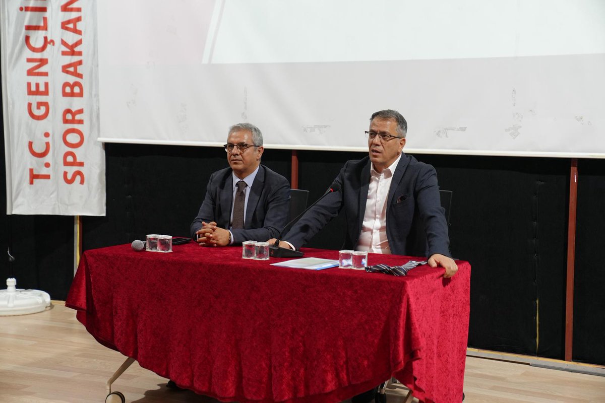 GSB_Konya's tweet photo. İl Müdürümüz Muzaffer Çintimar başkanlığında kurum antrenörlerimiz ile GSB Spor Okulları ve antrenör değerlendirme toplantısı gerçekleştirildi.
@OA_BAK @gencliksporbak https://t.co/BNtpbrVg3v