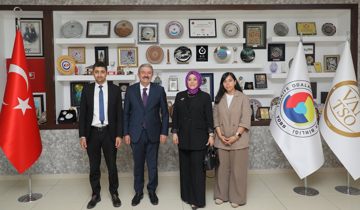 vantsokurumsal's tweet photo. Sanayi ve Teknoloji Bakanlığı Analiz ve Değerlendirme Daire Başkanı Sayın Abdullah Yiğit, Sanayi ve Teknoloji İl Müdürü Sayın Sibel Turan ile Bakanlık Uzmanı Sayın Derya Mızrak Esen; Yönetim Kurulu Başkanımız Necdet Takva'ya nezaket ziyaretinde bulundu.

@NecdetTakva https://t.co/yVzedp3jPt
