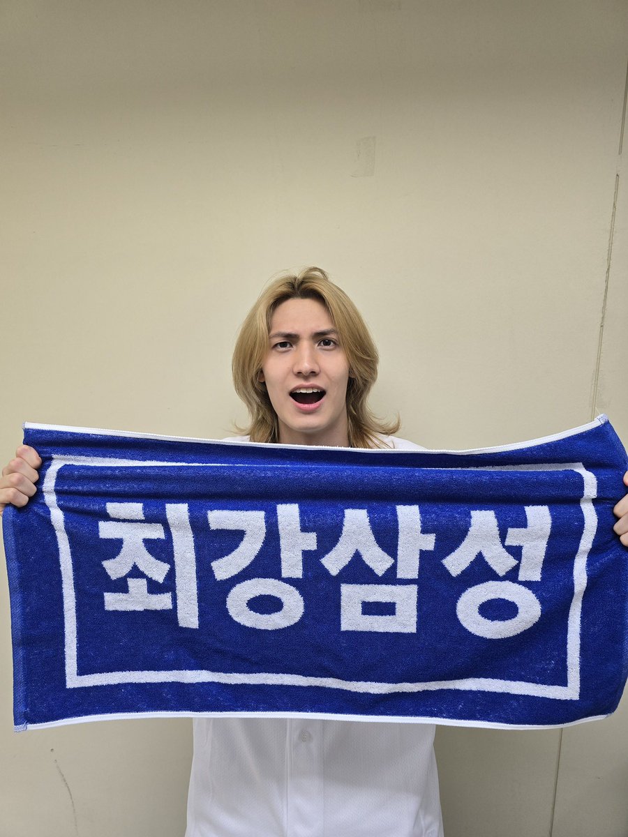 ye0ny_2's tweet photo. 너무 귀여우시다 ㅁㅊ https://t.co/Fu1rLnBhj7