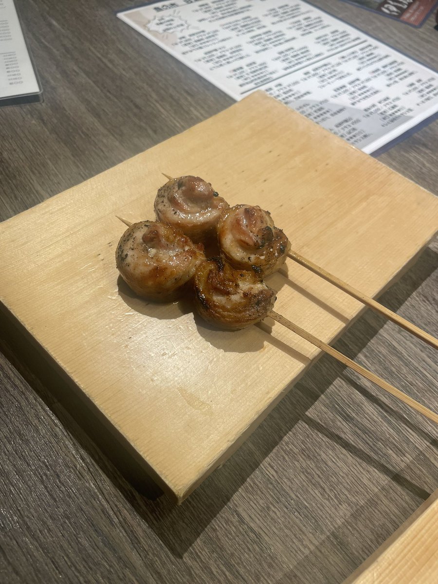 ninacos_'s tweet photo. 焼き鳥という日本の文化大好きです。(おいしかった) https://t.co/ntTUtwdiAO