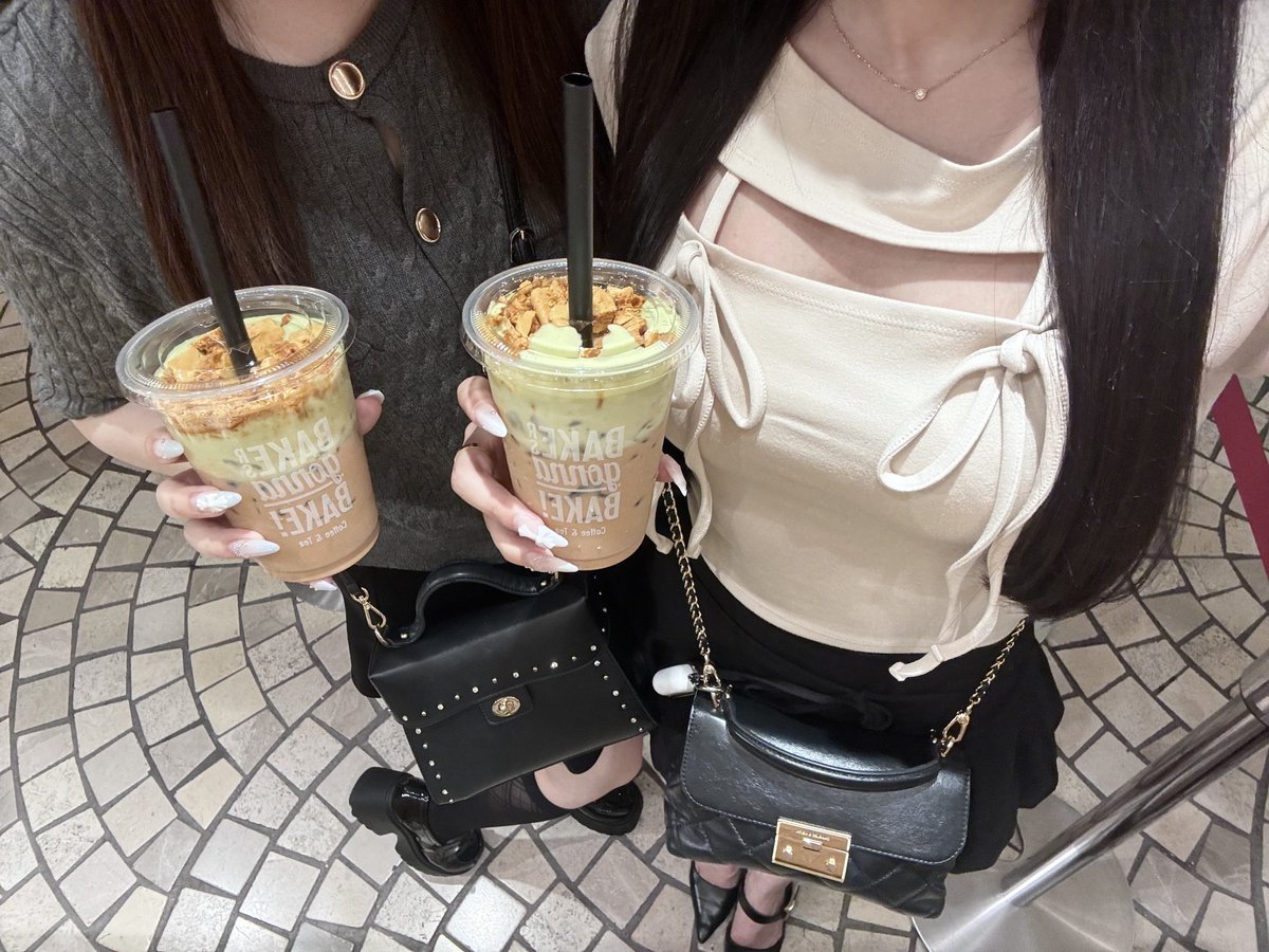 310moch17's tweet photo. チェリートートゲットできた🍒 #herlipto https://t.co/mABKUGK1pG