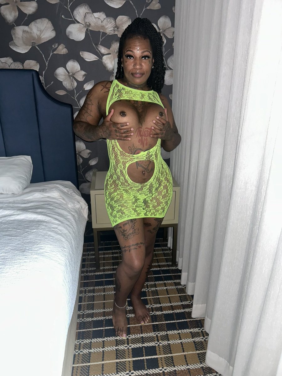 freakshowmoet's tweet photo. https://t.co/WoBMY2XUC6