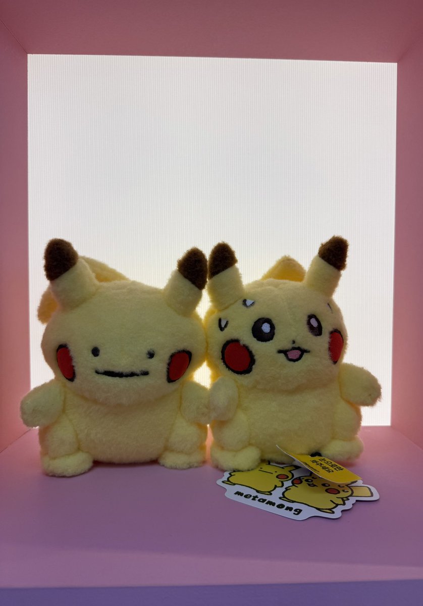 minayaaa37's tweet photo. ピカチュウもヒトカゲもほんまかわいかったな…ぬいぐるみ系ほぼ売切れで悲しかったけどあったら全部買ってしまってたからよかったかもしれない🥲笑 https://t.co/RVDjuo1ifL