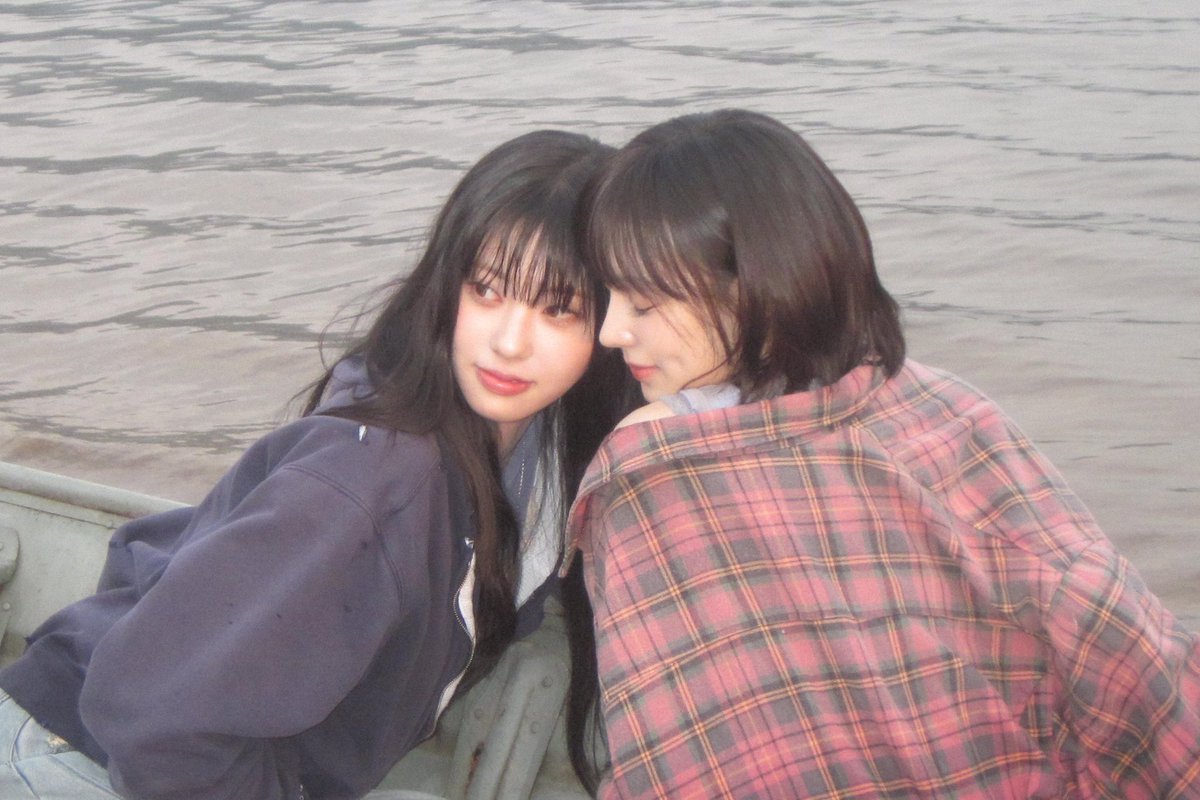 rsrpics's tweet photo. 💌 plus chat update (1/8)

‘METRONOME’ MV Behind Photo

#유사랑 #RYUSARANG https://t.co/ZPNn50OntO