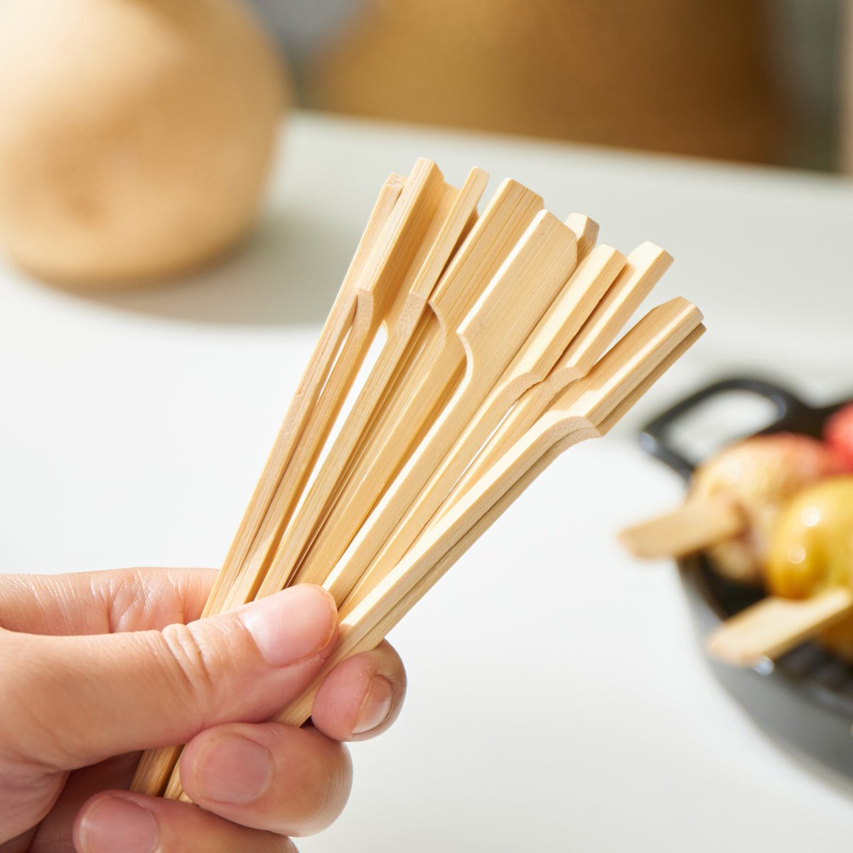 Jaja_3J1's tweet photo. Cooking with my tiny chef ! Making mini fruit skewers = giggles, sticky fingers u0026 the sweetest family vibes today  Who’s trying this easy rainy-day craft with their kids https://t.co/1E42zv3Etn