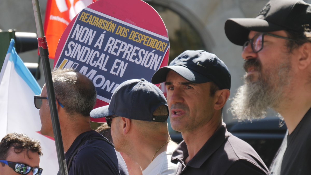 galizaCIG's tweet photo. ❌A CIG inicia mobilizacións contra a represión sindical en #Monbus
📢A FGAMT-CIG exixe a readmisión das persoas traballadoras despedidas
👉https://t.co/d6BepLdDf6 https://t.co/hbQ57EKbas