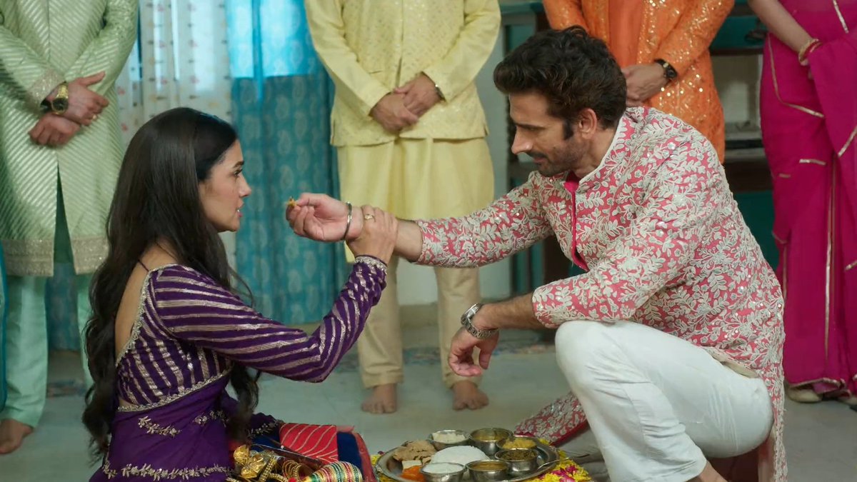 Itswarnali's tweet photo. ise kehte hai checkmate!💥 Appu ne galti ko usiki chal mein haraya 😌🔥 it was galti's words "aaj Aru ka din hai aaj koi drama nehi" (sick to call her mother who terms her own child's pain as drama) so she used the same point to defeat galti &amp; co! 💅

#TumDenaSaathMera #SritiJha https://t.co/w6GmodebxT