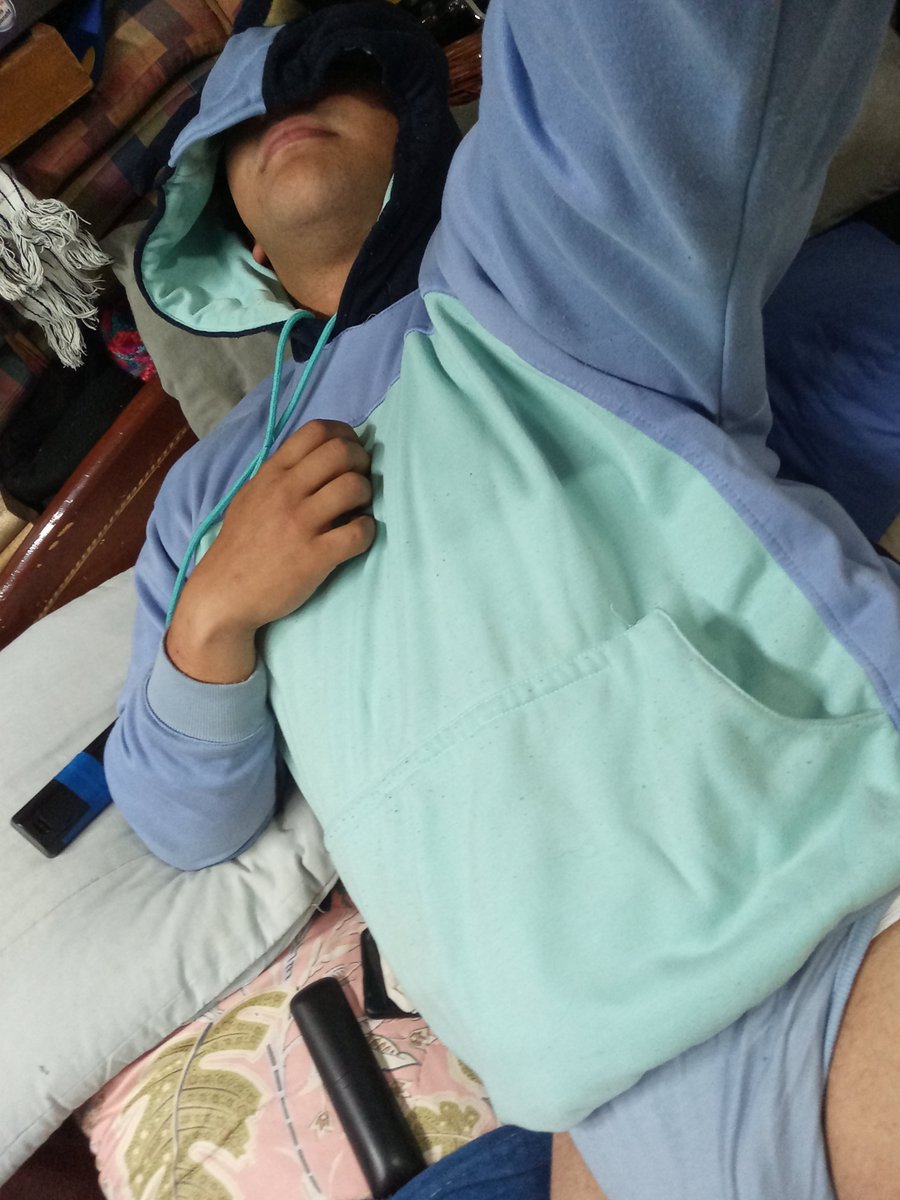 DemaxMacoit's tweet photo. Mood bluey🍼😸 https://t.co/uORc3VfaSu
