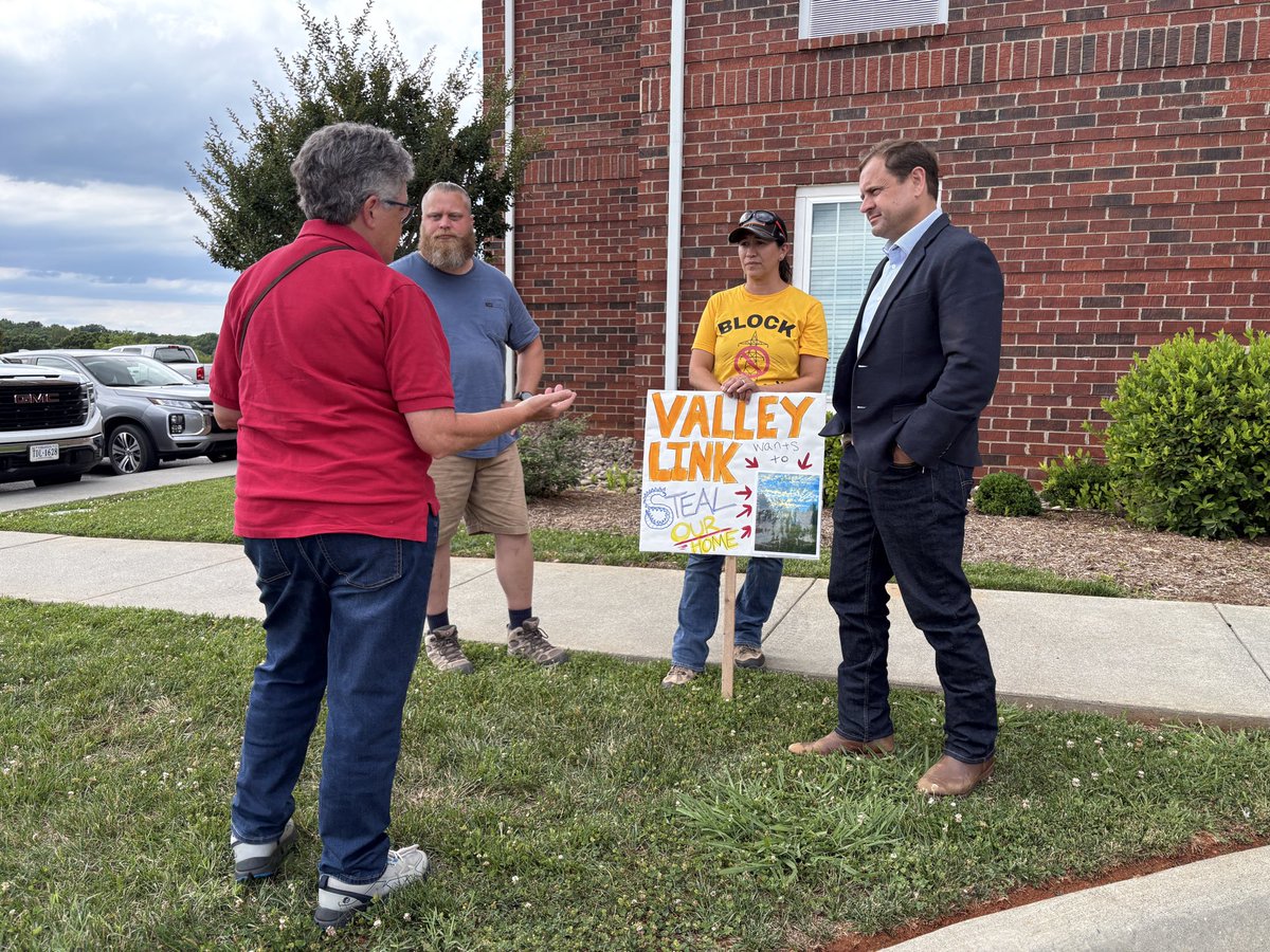 tomperriello's tweet photo. Appomattox folks from all political sides are coming together to #BlockValleyLink. I’m standing with the people to oppose this power grab. https://t.co/iIpS5Gig0I