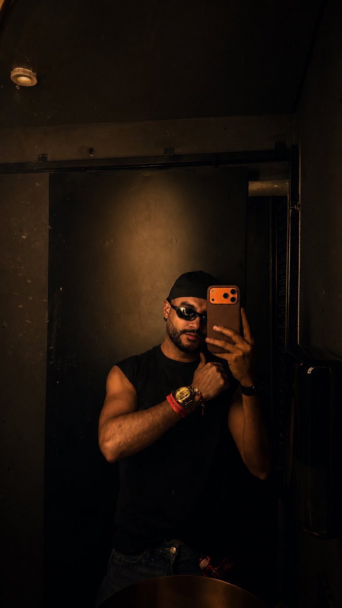 colega1989's tweet photo. Una noche diferente https://t.co/Hl0WKBtfID