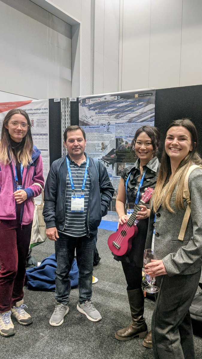 scientist_mum's tweet photo. My poster presentation at The Australian Society for Microbiology National Scientific Meeting at Melbourne Exhibition Centre, is abit non-traditional this year... and really special to have ASM President Mark Schembri drop by too!
#music @curtinmri #DrRina @CurtinUni @TheASMR1 https://t.co/oaR90s6nFm
