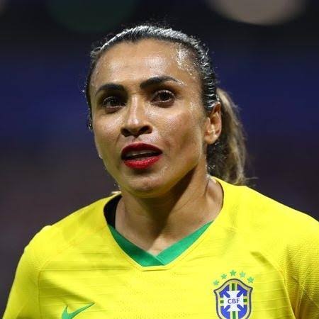 JoaquinTeixeira's tweet photo. Por que ninguém noticia que a Marta marcou 17 gols em Copas do Mundo e é a maior artilheira da história da competição, acima de Lionel Messi.

Eu respondo: é o machismo estrutural enraizado no futebol. https://t.co/pvXNRmcCoH