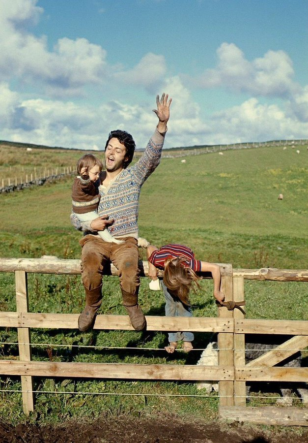TheExtremeMusi1's tweet photo. Happy 84th birthday, Sir. Paul McCartney. https://t.co/q7GxO7N0HL