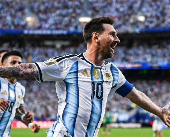 Sociometrocom's tweet photo. ¿El hat-trick de Messi hoy contra Argelia lo pone como el más grande de la historia? https://t.co/0s8mI61Krk | Vota en Sociometro https://t.co/ZzEb14t1S0