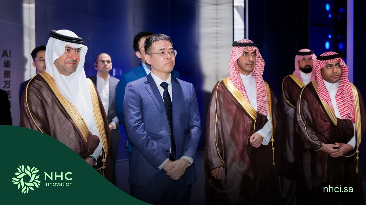 kingdom_aqar's tweet photo. برعاية وزير البلديات والإسكان، وقعت  #NHC_Innovation شراكات استراتيجية مع (HUAWEI وLenovo وByteDance)؛ بهدف نقل المعرفة الصينية وتوظيف الذكاء الاصطناعي وعلوم البيانات لابتكار حلول متقدمة في إدارة المدن والمرافق، وتطوير منظومة مدن ذكية تعزز جودة الحياة. https://t.co/k44xWeIAbm