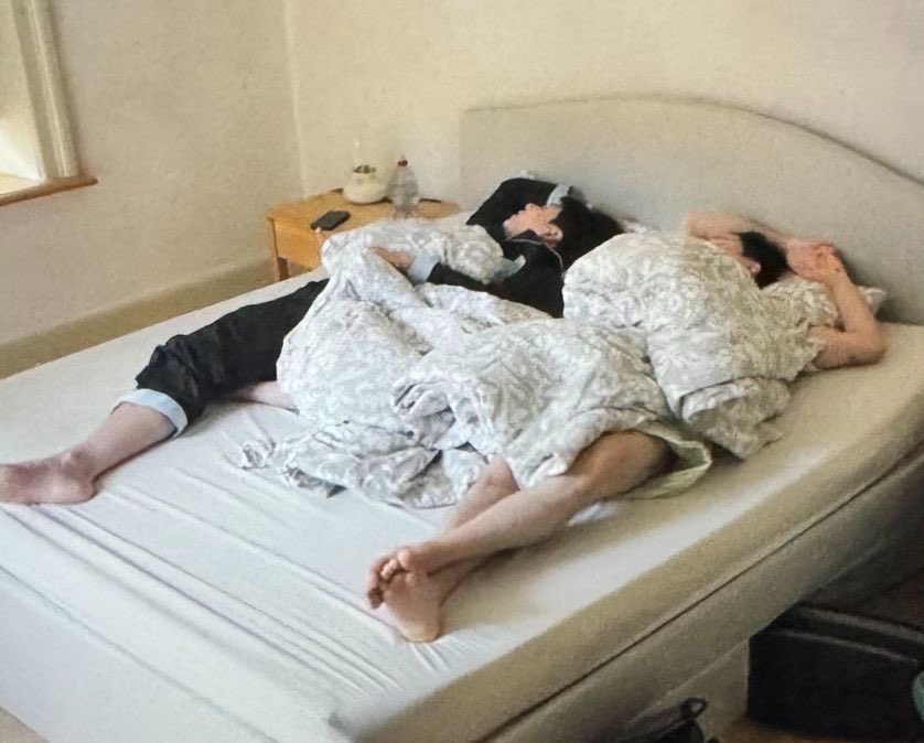jeonjkdoll's tweet photo. they're so in sync https://t.co/gvaNBcDAJZ