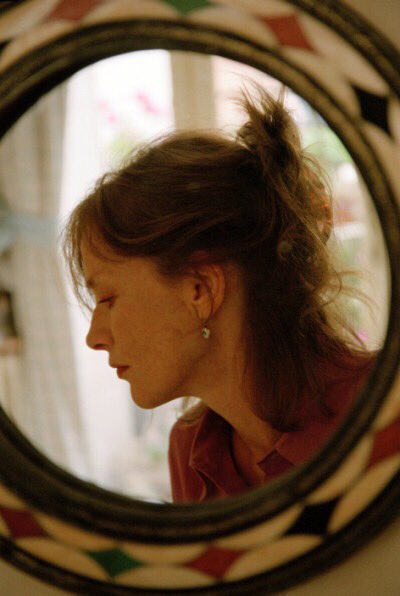 liu_zhuo41746's tweet photo. Isabelle huppert is a wife,a husband, a mother, a daughter and a god. https://t.co/Rm89fqh472