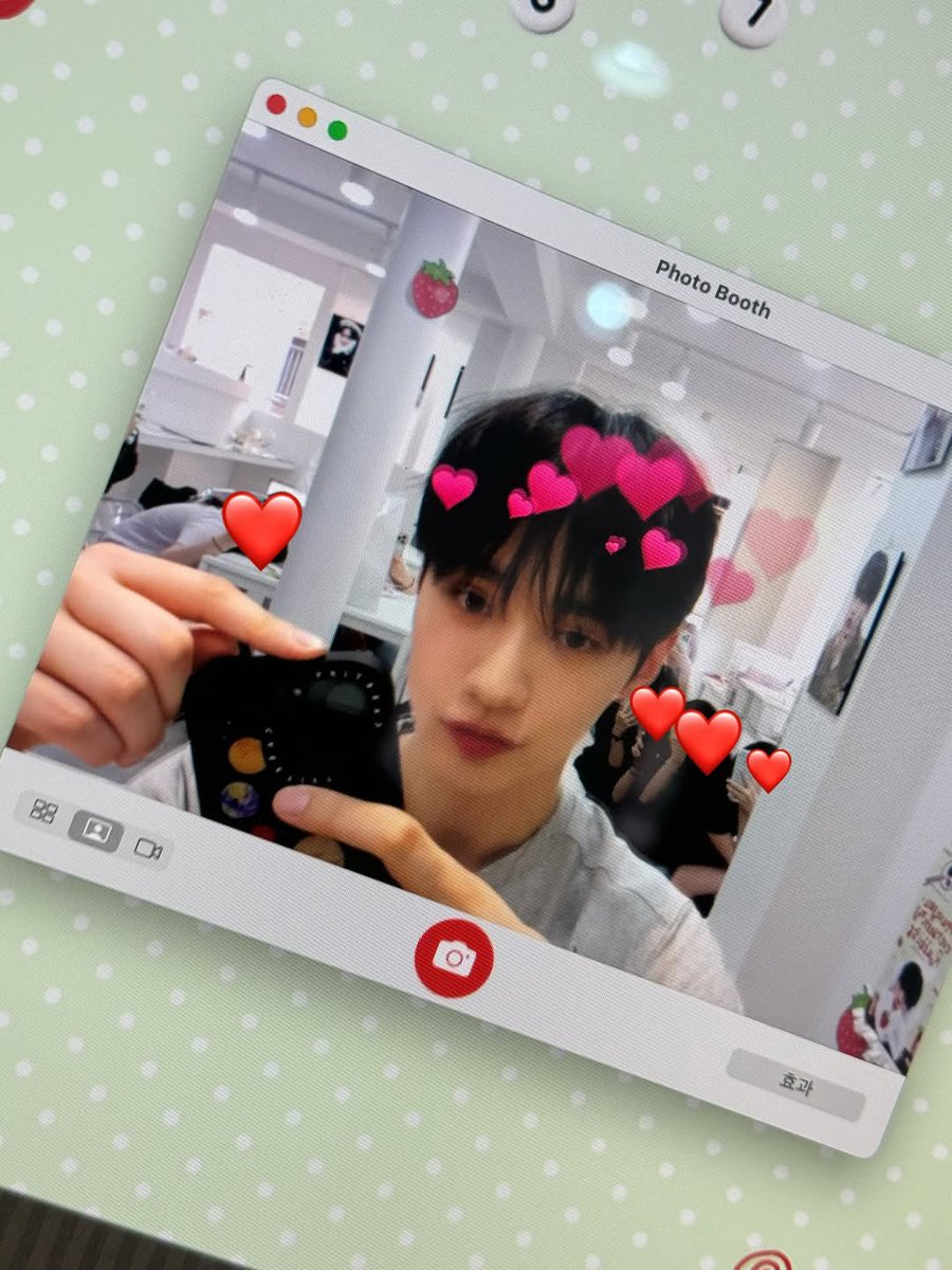 NOCONTEXTYS's tweet photo. 모두가 축하하는 용승 생일 https://t.co/M38uEgGMHD