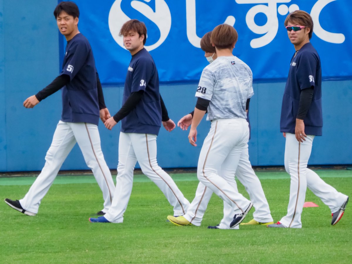 2chuMo3's tweet photo. ﾊﾑﾊｧﾝの頃の写真掘り起こしたらはとこのお兄さん出てくるから任せて(?) https://t.co/SZT7zHGg7p