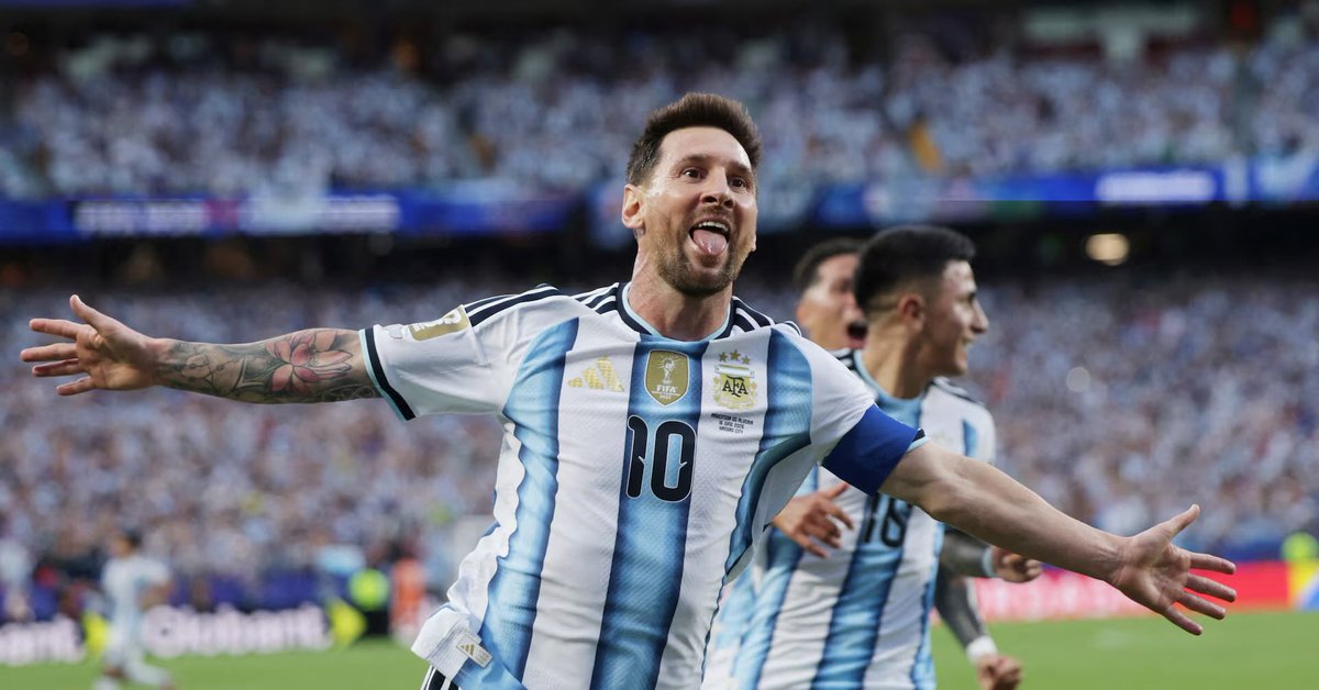 bitfortunesport's tweet photo. 🚨🚨| Most goals scored at a World Cup:

• 🇦🇷 Lionel Messi — 16
• 🇩🇪 Miroslav Klose — 16
• 🇧🇷 Ronaldo — 15
• 🇫🇷 Kylian Mbappé — 14 🆕
• 🇩🇪 Gerd Müller — 14
• 🇫🇷 Just Fontaine — 13
• 🇧🇷 Pelé — 12 https://t.co/JoelgYPn5q