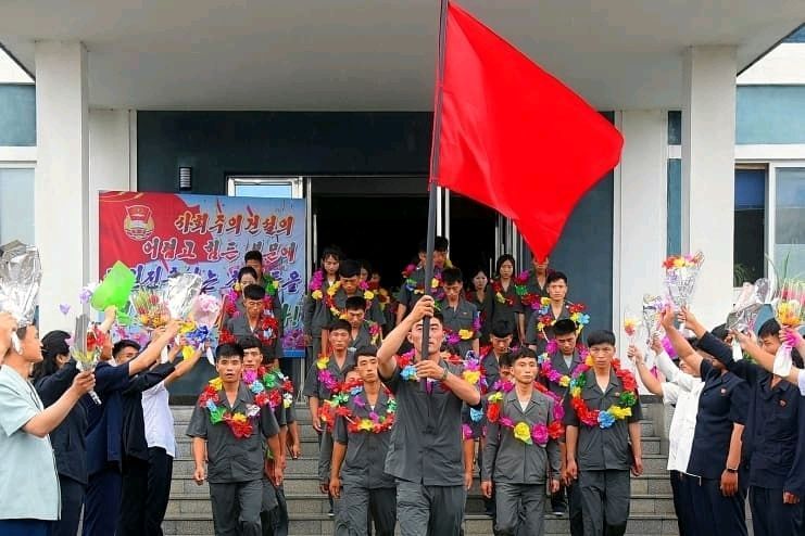 The_Daily_NK's tweet photo. A teacher in Chongjin was accused of "destroying state property" — over a hairline scratch on a classroom tablet screen.
https://t.co/MEPPDws8ye
#NorthKorea #DPRK #HumanRights #Crackdowns https://t.co/7t3T25dKaf