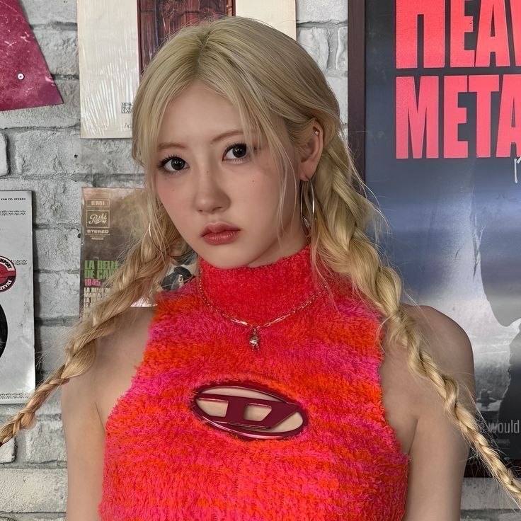 roxinnez's tweet photo. ☾⋆⁺₊✧ hello tl ! looking for moots 
i'm roxi ♡

✧ she/her | 02
✧ fangirl acc 
✧ not new to #stantwt #kpoptwt
✧ let's be friends !

♡ / ↻ to be moots 🌷 https://t.co/ci2T9gIKMy