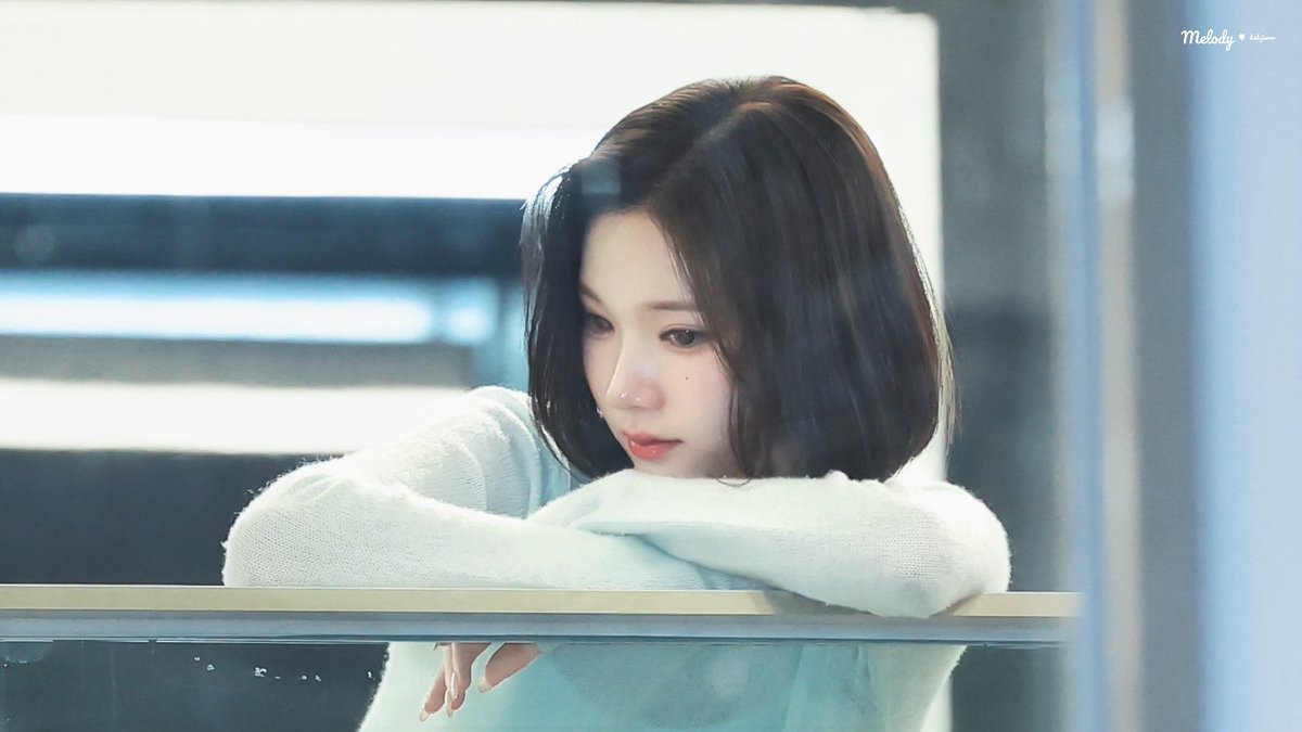 melody_jw907's tweet photo. 251120 🫳🏻🫳🏻 #하츠투하츠 #Hearts2Hearts #지우 #JIWOO #최지우 https://t.co/HdiSpupWiQ