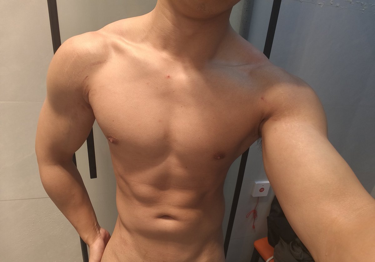 404shen's tweet photo. 怎么老看我 是想我还是恨我 #健身 #反差 #留学生 #bbw #蜜桃臀 #腹肌 #大学生 #女高 #小狗日记 https://t.co/kIm6CBD1ik