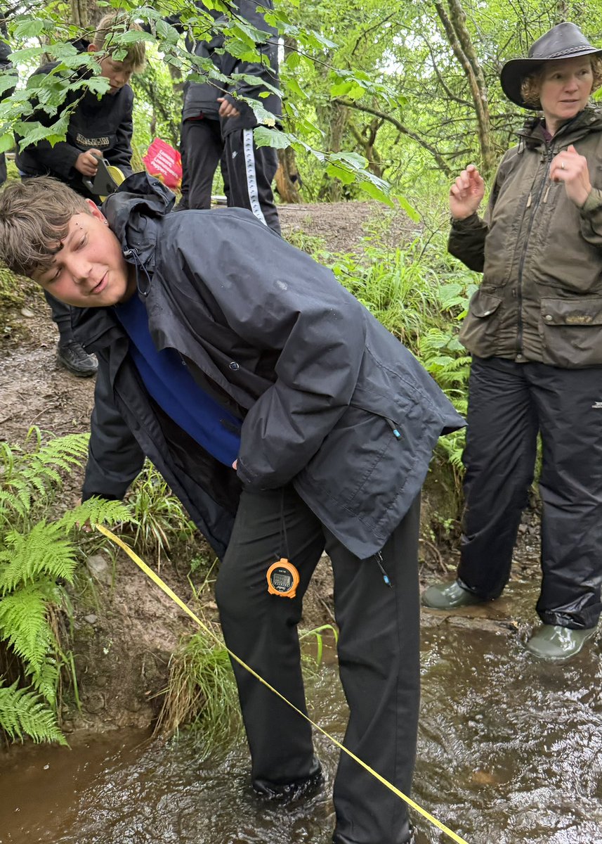 CHCS_Humanities's tweet photo. 2/2 collecting data along the River Ilston!

@CefnHengoed @GowerSociety @DawnNatureDays

#GowerSocietyFunding https://t.co/3WaZuhC7Af