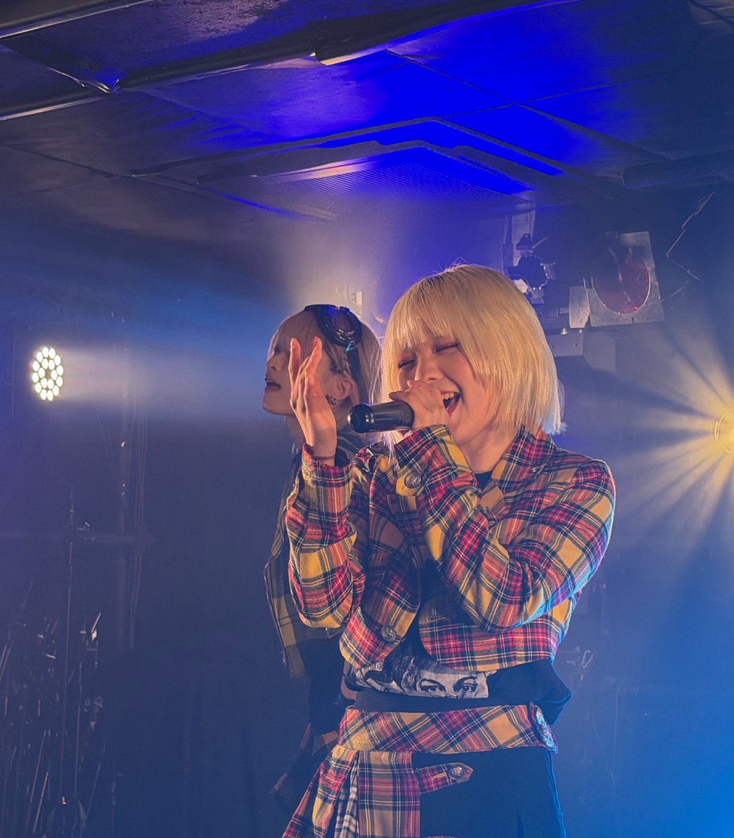 392kaze1's tweet photo. 2026.06.17
 ”peace pop 4 me! "

「Youth」始まりは神すぎた…！🤣

ウイバナとの対バンに寄り添うようなエモすぎる選曲のセトリも最高！

新曲もめちゃくちゃ刺さりまくった😊

こんな素敵なライブに誘ってくれた職場の仲間に、心から感謝！
#ポピエモ https://t.co/9BP2zz2Vxc