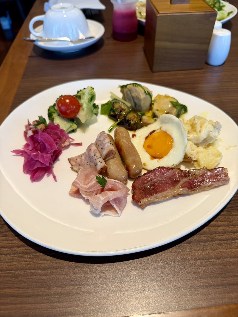 TYOITB's tweet photo. 昨日と今日の朝バフェ飯。 https://t.co/UWk3yiyKjW