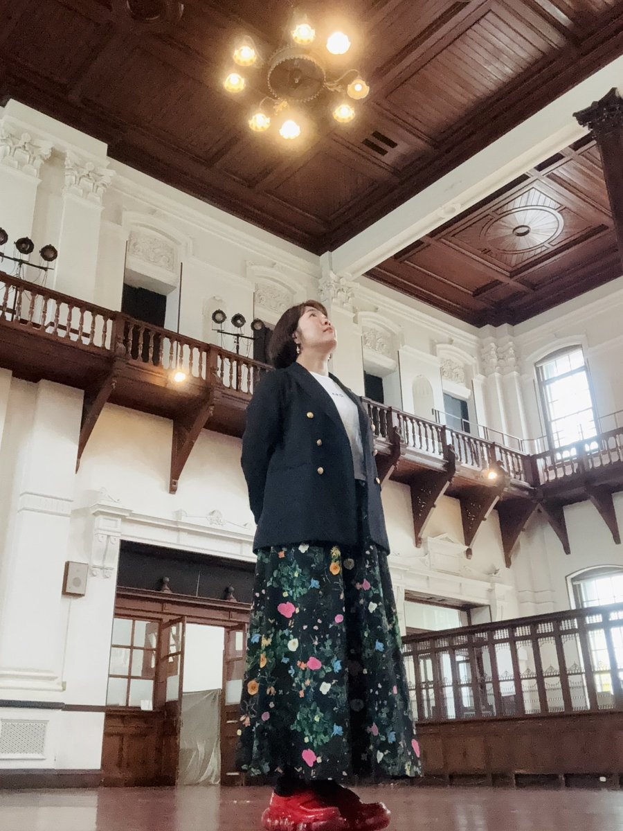 playingenchou's tweet photo. そしてその後は京都文化博物館@kyoto_bunpaku へ。
無料で入れるこのホールは軽くステップを踏みたくなる。
ここで #エンタビ やりたいなぁ。
館が好き、インスピレーションはいつでも建物から。 https://t.co/6yw7AEBqwC