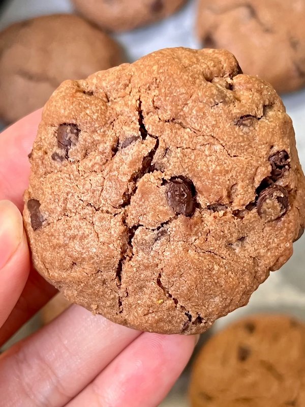 MarkAlderfer's tweet photo. Just had the coziest Saturday baking fresh chocolate chip cookies—warm, melty, and the whole kitchen smells like heaven! Can’t beat this little joy https://t.co/pCcPITkRcs