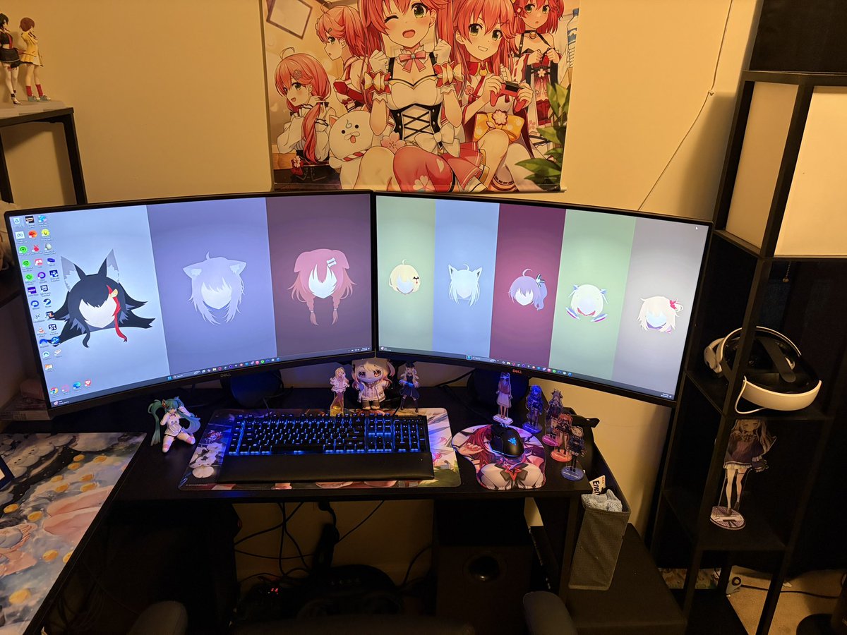 NariPrisuner's tweet photo. My desk at home. I hope you enjoy!

#AyundaWorkspaceRisview #Risu_Live https://t.co/NFotmaZN9g