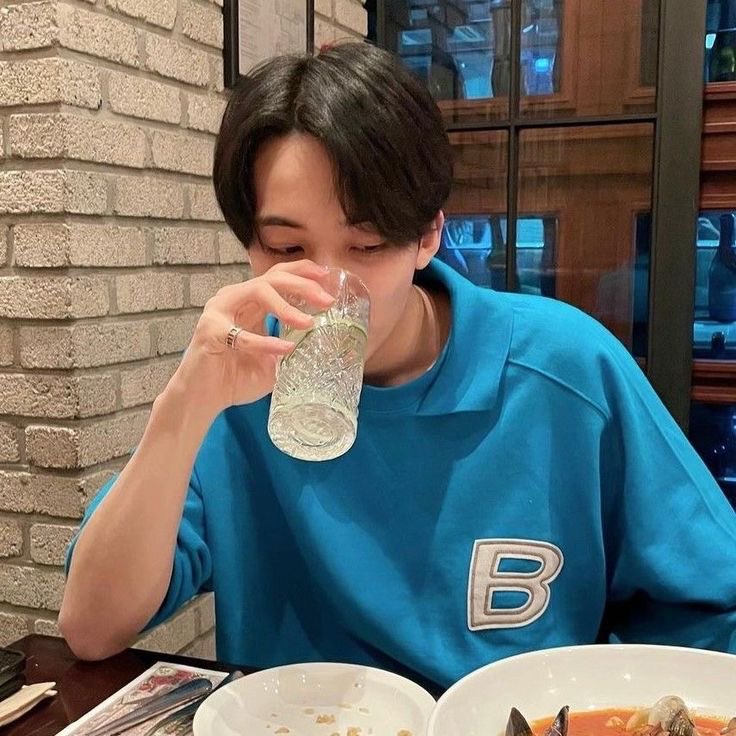 asyaniyoo's tweet photo. 🩵 #csd #정한 https://t.co/T6tMTY9jHg
