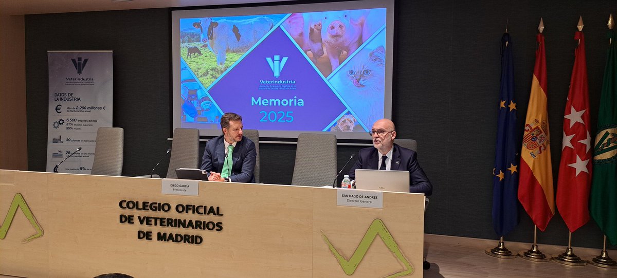veterindustria's tweet photo. #Veterindustria celebra hoy en el Salón de Actos del @COLVEMA su Asamblea General, que preside Diego García, acompañado por Santiago de Andrés, director general de la Asociación
#SanidadAnimal
#NutriciónAnimal
#UnaSalud https://t.co/tHACa0nmFa