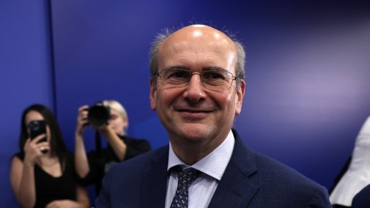 amna_news's tweet photo. .@K_Hatzidakis : Το Ελληνικό αρχίζει και παίρνει σάρκα και οστά - Στις αρχές του 2027 μπαίνουν οι πρώτοι κάτοικοι - Τον Ιούλιο ολοκληρώνονται οι αθλητικές εγκαταστάσεις

https://t.co/f0tvujS6Cw https://t.co/xwXBOyutdH