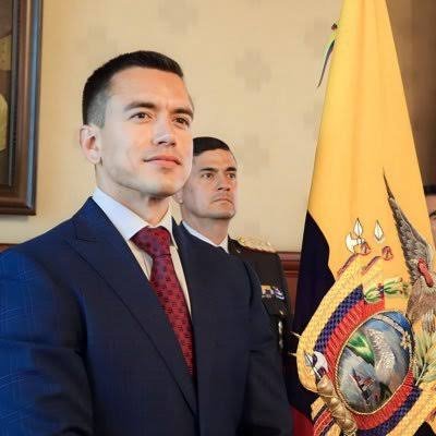 geologymin10's tweet photo. EXTREMA DERECHA🇨🇴🇪🇨:

-Mismas políticas

-Misma nacionalidad🇱🇷

-Mismo clasismo, desprecio a pobres y politicas públicas

-Mismas contradicciones

-Mismo gusto x tercerización

-Mismo desprecio x la vida

-Misma forma enriquecimiento (tráfico drogas)

¡Pilas hermanos🇨🇴! https://t.co/fB4nVhwbwp