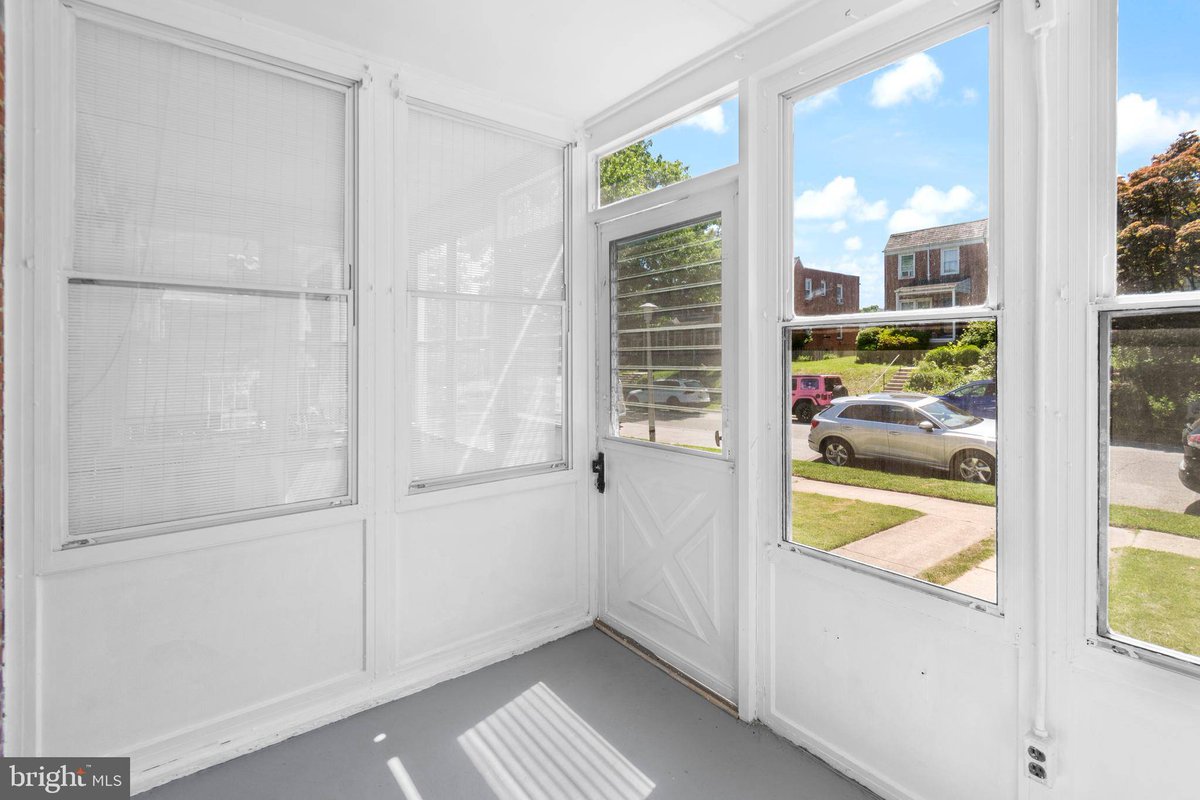 JamesBlackwell's tweet photo. Exciting news! 🎉 Our charming 2-bedroom, 1.5-bath row home at 3732 Clarenell Rd in Baltimore is now under contract! 🏡✨

This beautifully refreshed interior row/townhouse features freshly painted walls, refinished hardwood floors, and an updated kitchen with Corian countertops. 

If you missed out, don't worry—there are more opportunities ahead. Stay tuned for future listings!

Explore more here: https://t.co/f75Qw6bv6a

#BaltimoreLiving #UnderContract #HomeSweetHome
