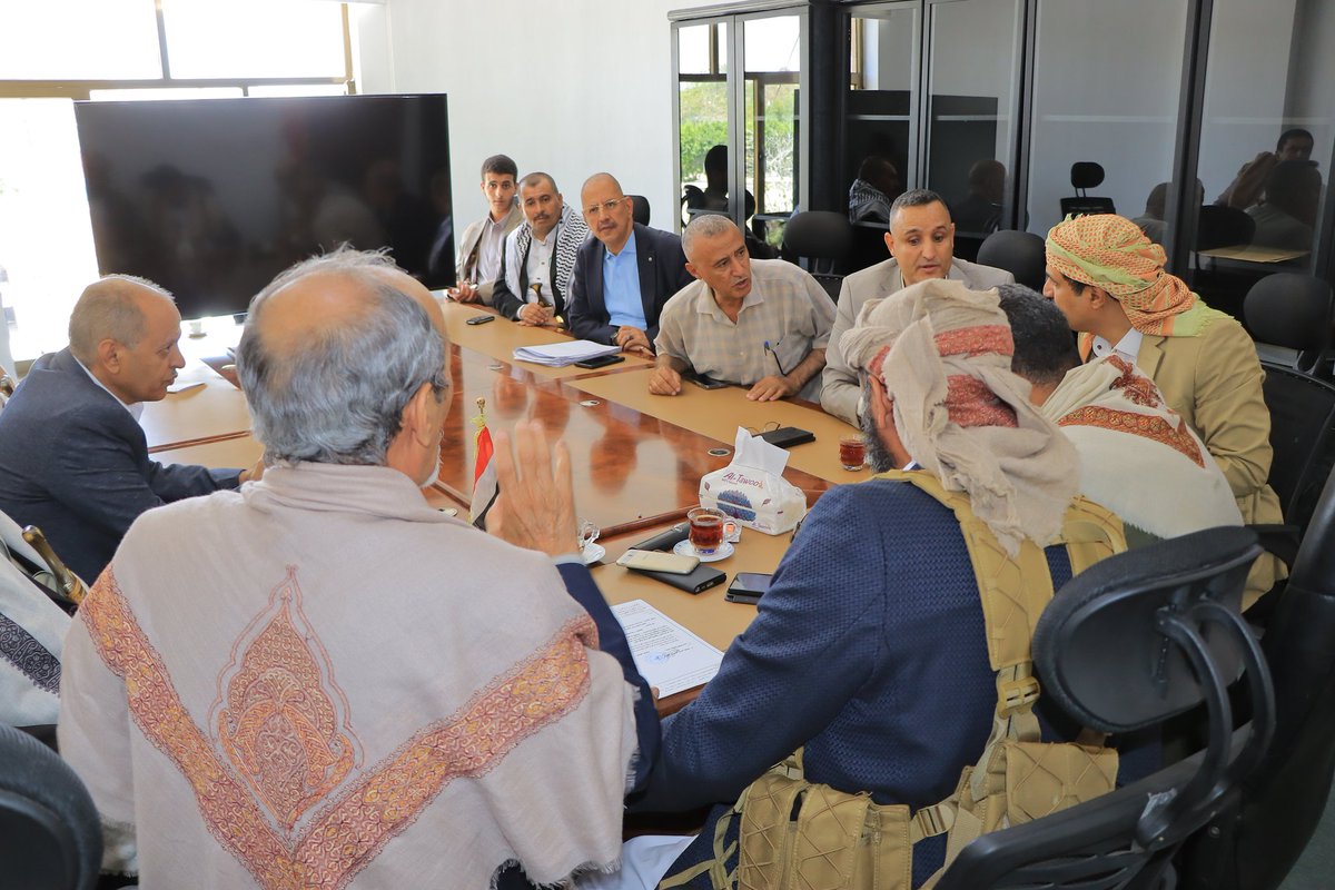 ym_electricity's tweet photo. بادر والحباري يناقشان احتياجات محافظة ريمة من مشاريع المياه والكهرباء

الأربعاء، 02 محرم 1448هـ الموافق 17 يونيو 2026م

رابط الخبر : 

https://t.co/YewYCvJjor https://t.co/TO6tNwB3vg