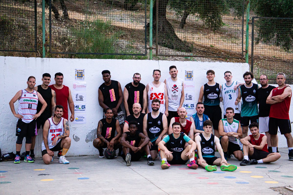 patillas007's tweet photo. 3x3 Fiestas de San Antonio 2026.
Gracias a todos los participantes, patrocinadores, personas que ayudaron desinteresadamente y a los que os acercasteis a ver el evento.
HASTA EL AÑO QUE VIENE!!
#AyuntamientoMoclin
@MLGELECTROSOLAR
#autoescuelaSolimar 
#FiestasOlivares
👏🏼🏀💪🏻😉 https://t.co/WnqGYBnfX8
