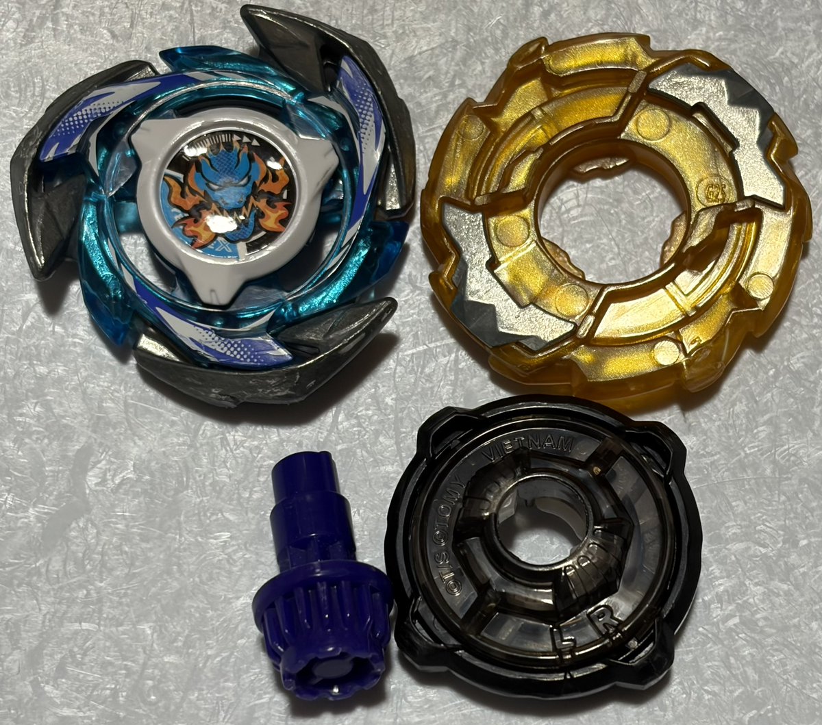 potpot_sg's tweet photo. 次のレアベイのドレイクブレイブを再現したかった
本物は分厚いアシストブレードだから動き変わるだろうけど絶対強い！！！ https://t.co/HEKtv7AZtp