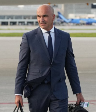 private_ants's tweet photo. Martinez steps in with his 🇵🇹 just as the cup's tally stops at 4⃣2⃣:2⃣0.

ROBERT Oppenheimer was born on 4⃣/2⃣2⃣.
ROBERTO Martinez born on 7/13.

Oppenheimer = 173💫713

Oppenheimer obtained a doctorate in physics.
Doctor = DR, like 🇨🇩DR Congo.

42+20=62 and Oppeheimer died 62yo in Princeton.
Prince ROgers Nelson died on 4/21 in 2016.
(4) + (21) + (16) = 4⃣1⃣

🇵🇹-🇨🇩 is the 21st game of the cup.

4⃣ goals from 🇵🇹 in their 1⃣st (OPENing) game could come in Martinez's 4⃣1⃣st game as their manager.

#Portugal #FIFA #WorldCup